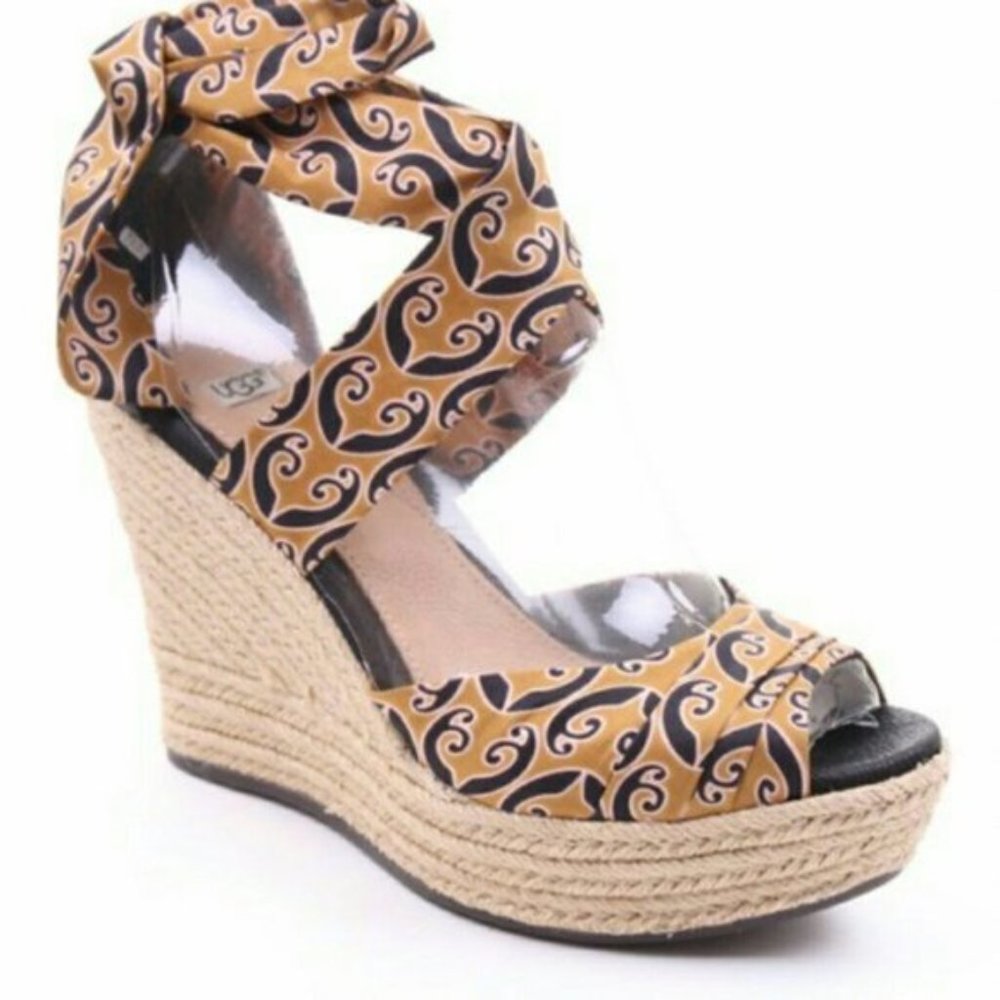 UGG Women's Size 9 Australia Lucianna Marrakech Strap Wedge Heel Shoe Wrap Ankle